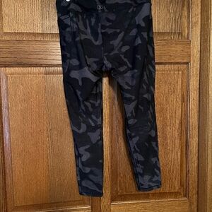 Women’s 7/8 Calia brand camo leggings